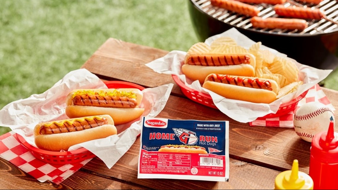 Progressive Field food vendor leaves 'signature' mark on hot dogs during MLB  All-Star Game