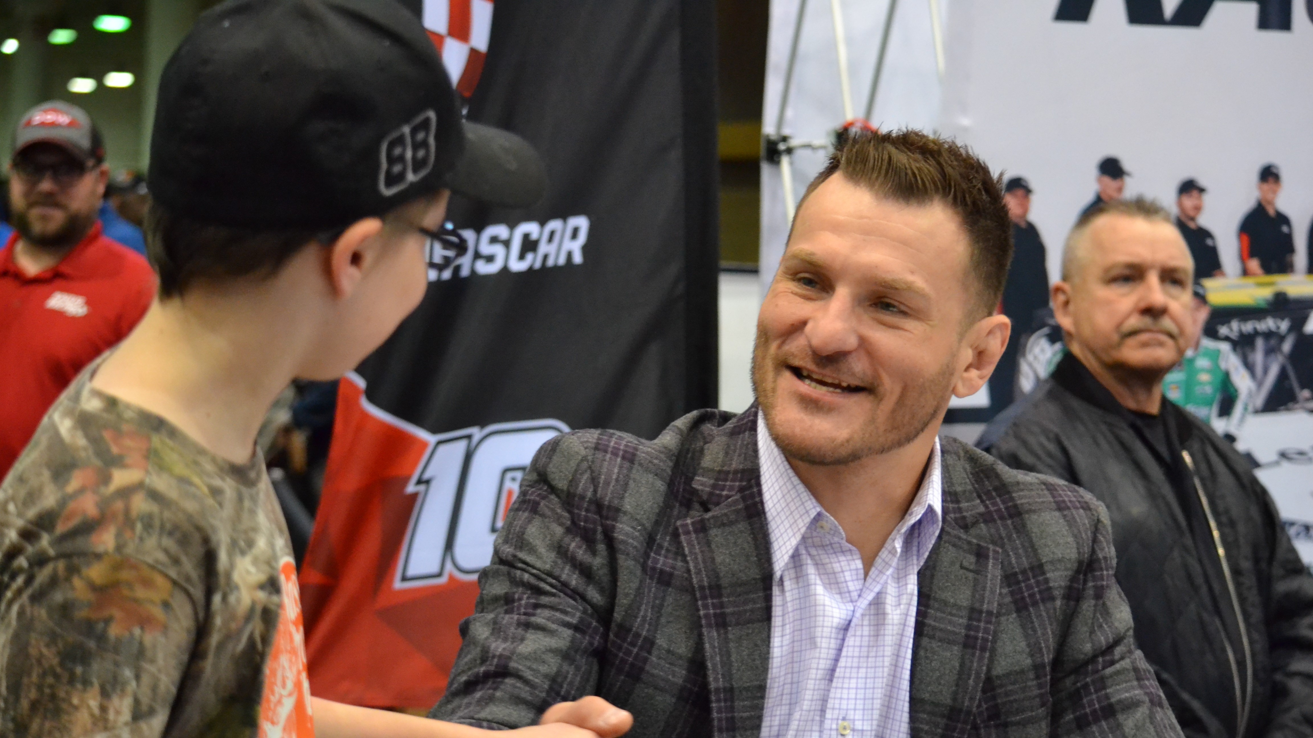 Former UFC champ Stipe Miocic receives support from fans at 