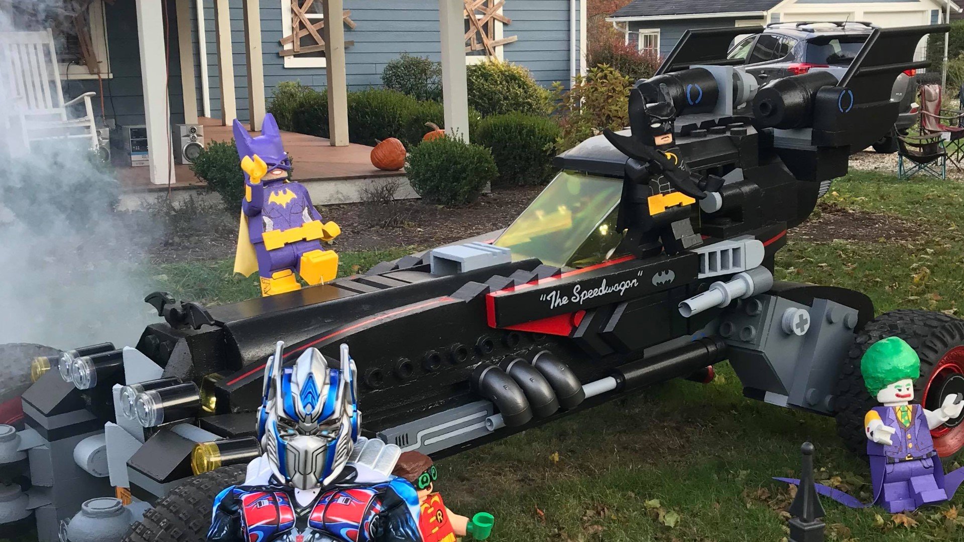 Olmsted Falls Halloween diplay River Road