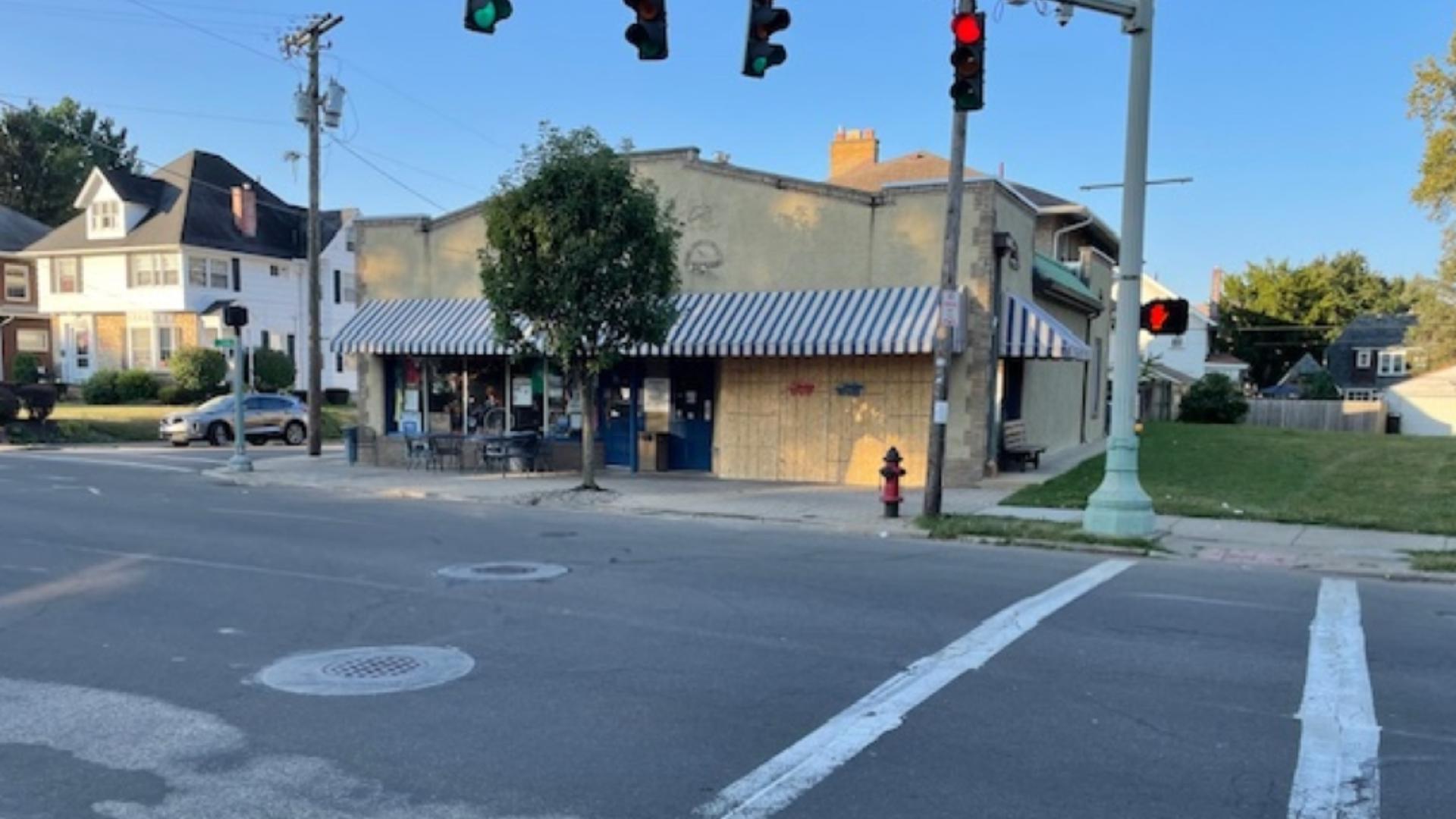 Man allegedly crashes stolen car into Canton ice cream shop