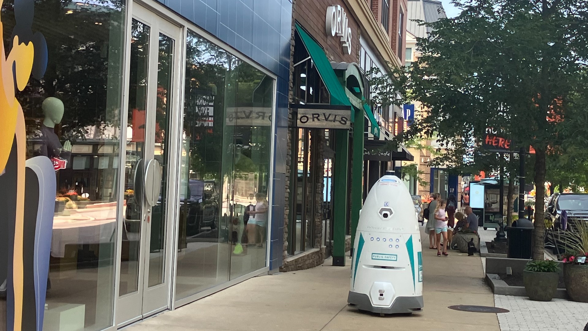 New robot security guard debuts at Crocker Park