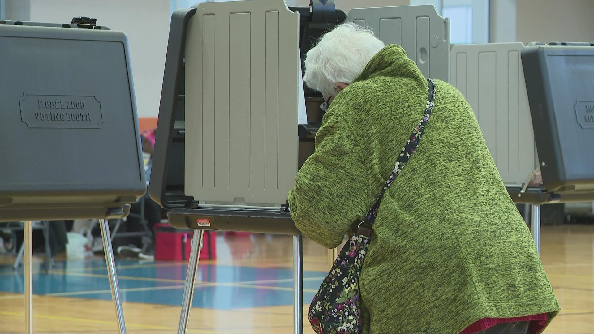 Less than two hours after polls opened throughout Ohio at 6:30 a.m. Tuesday, reports started coming in that some polling locations were having issues.