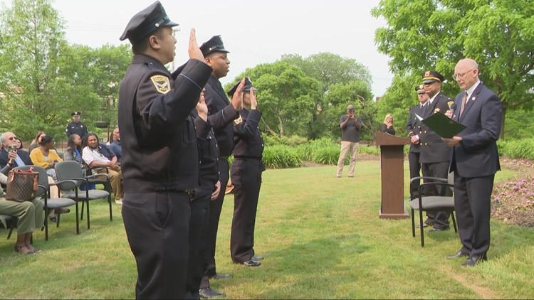 Shaker Heights police chief welcomes Cleveland officers, junior recruit to department