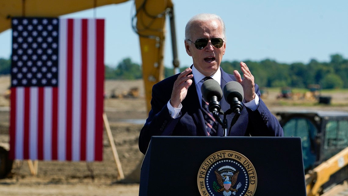 Politics in air as Biden visits future Intel plant in Ohio - Vimarsana News