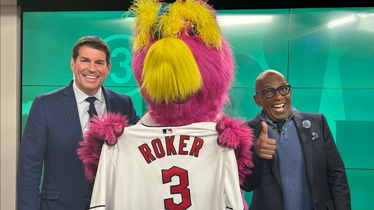 Al Roker surprised by Slider with Cleveland Guardians' jersey on opening day