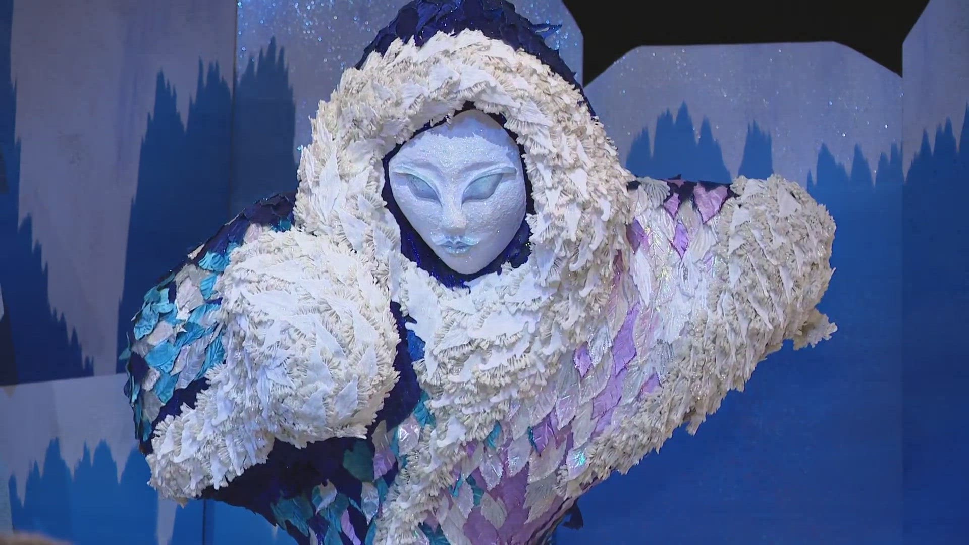 FROST invites visitors to explore a dozen different themes, including Jingle Jungle, Solstice Stroll, and Lake Effect Lodge, with Icicle Alleys connect these themes.