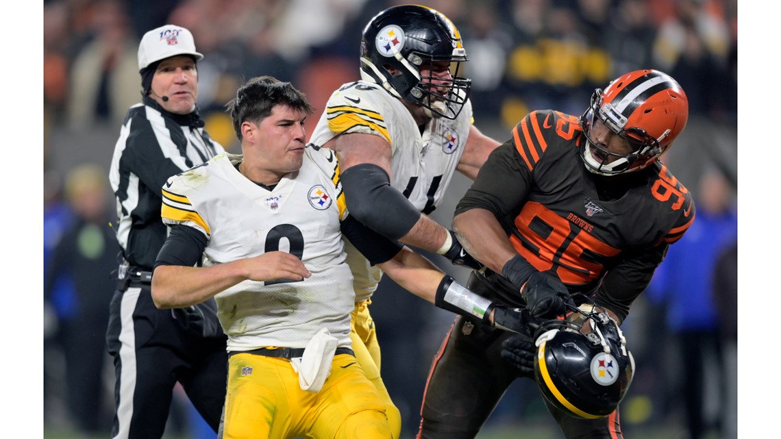 VIDEO: Brawl Erupts at End of Steelers-Browns With Myles Garrett Swinging  Helmet at Mason Rudolph