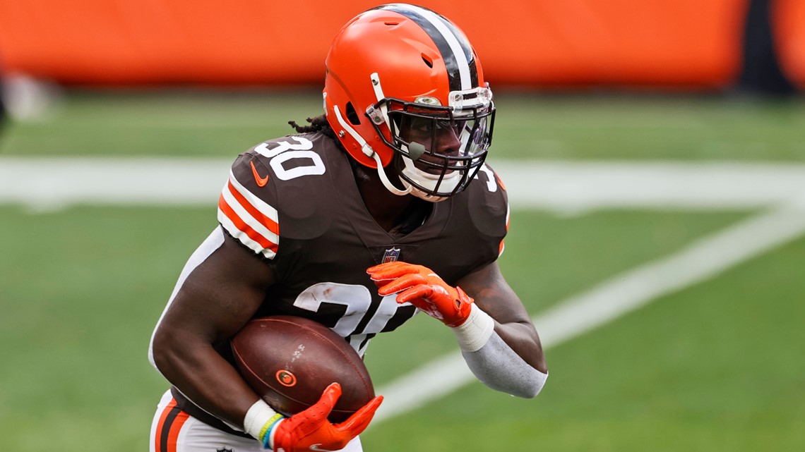 Nick Chubb Cleveland Browns Unsigned Close Up Photograph