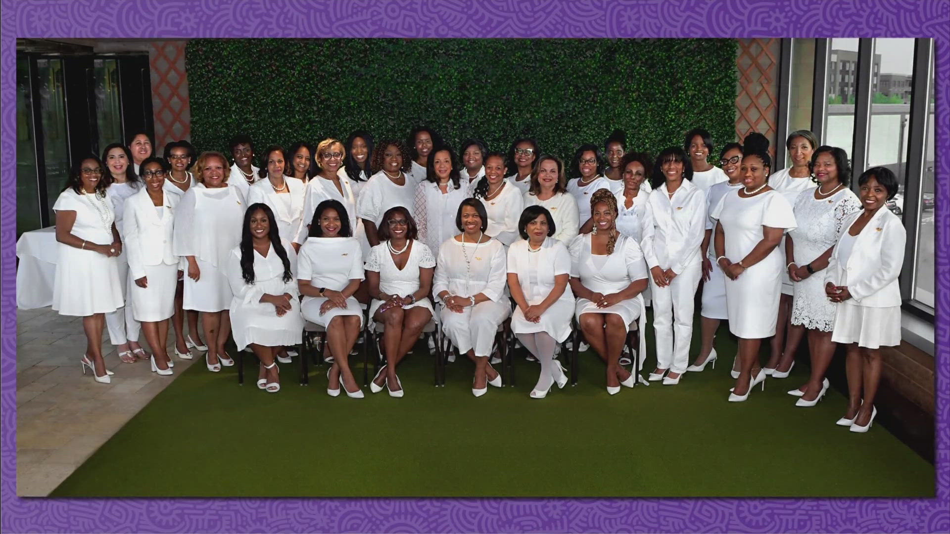 Leon speaks with Central Community Baby Shower Co-Chair Valissa Turner Howard and President Teresa Metcalf Beasley of The Links, Inc’s Western Reserve (OH) Chapter.