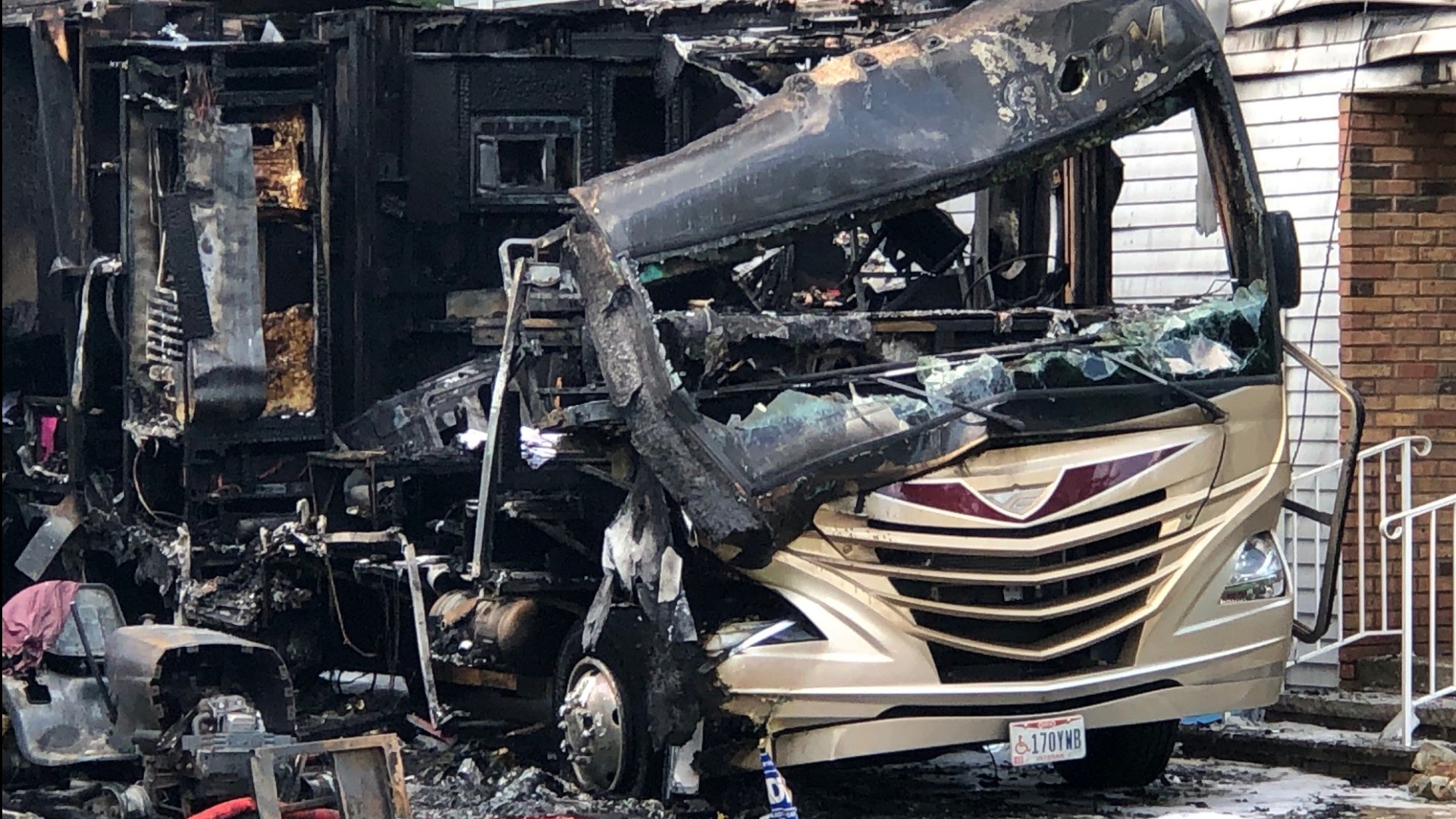 2 homes, RV involved in North Royalton fire