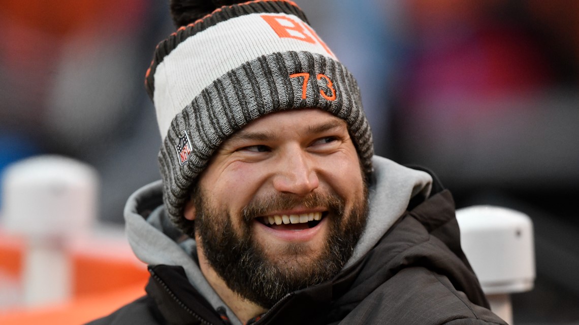 Former Cleveland Browns LT Joe Thomas gets turned down for autograph, then  tweets about it