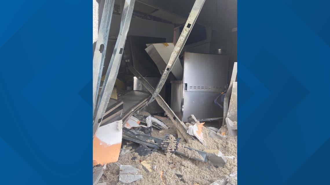 2 people taken to hospital after car crashes into Elyria bakery