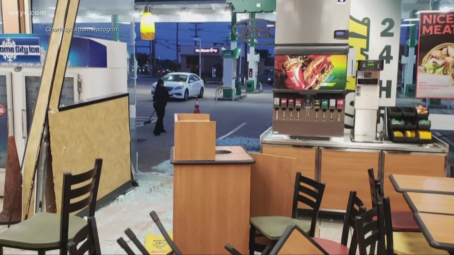 Thieves steal ATM during smash and grab at Parma 7-Eleven store