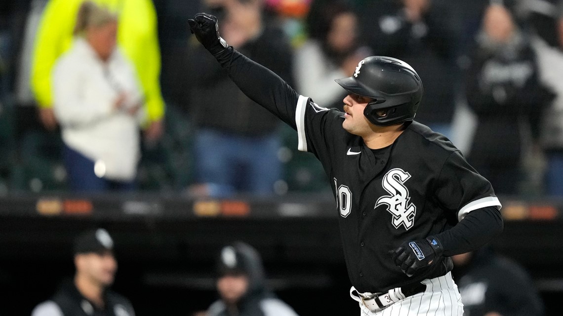 Robert homers for fourth straight game, White Sox beat Guardians