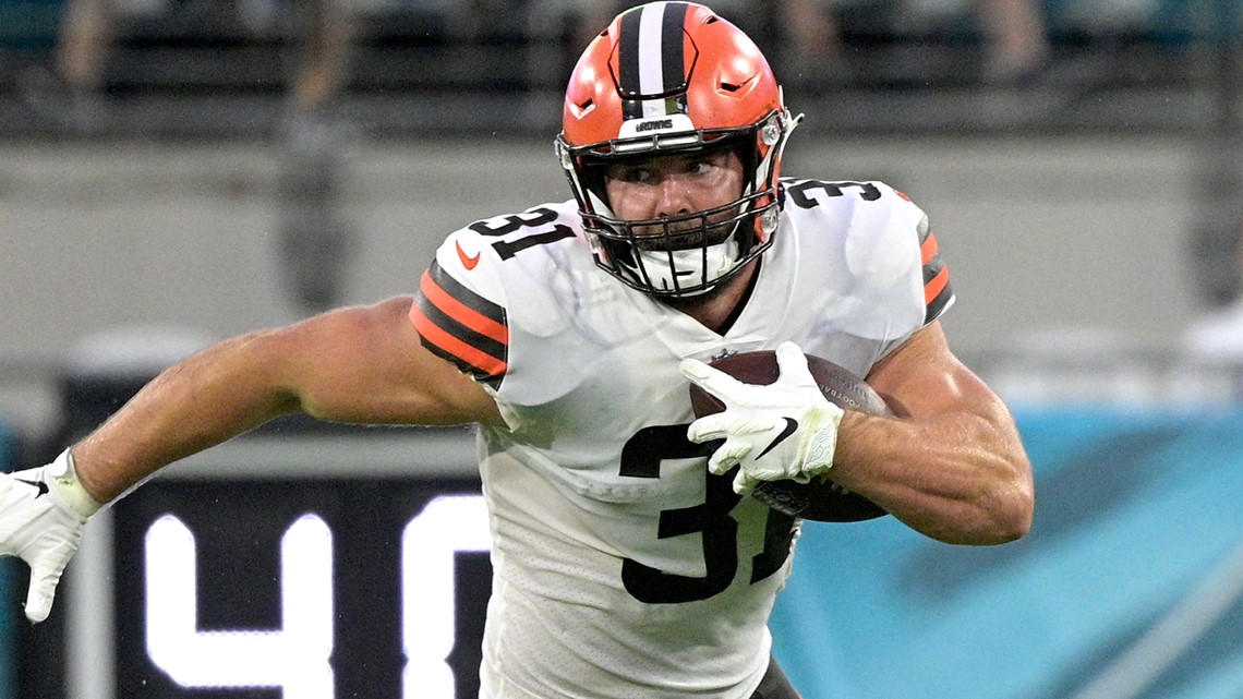 Browns place Chris Hubbard, MJ Stewart and Andy Janovich on