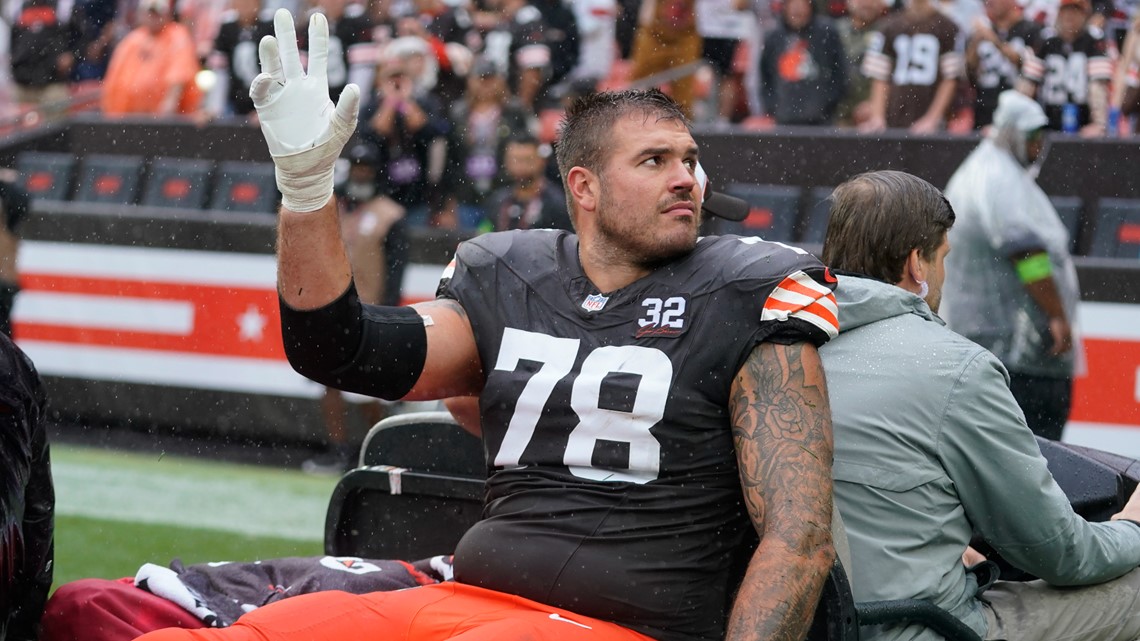 Cleveland Browns reveal jersey patch, field logo honoring Jim Brown