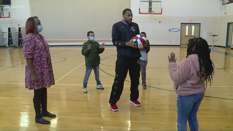 Harlem Globetrotter Zeus McClurkin shares how he came to love reading