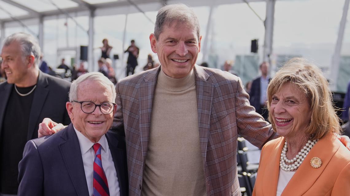 Former Cleveland Browns quarterback Bernie Kosar is back in the hospital for another procedure.