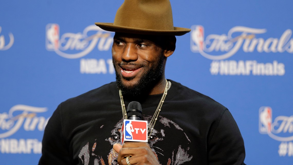 LeBron James switches fandom from Cowboys to Browns 