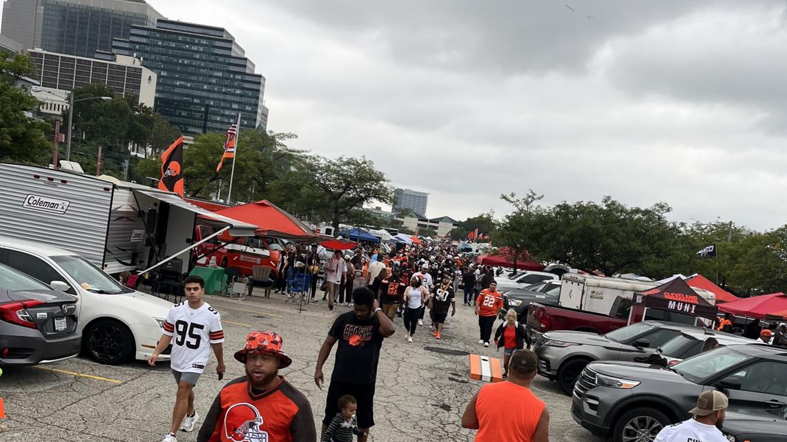 See live videos of Browns tailgate parties inside Muni Lot before Bengals  game Sunday 