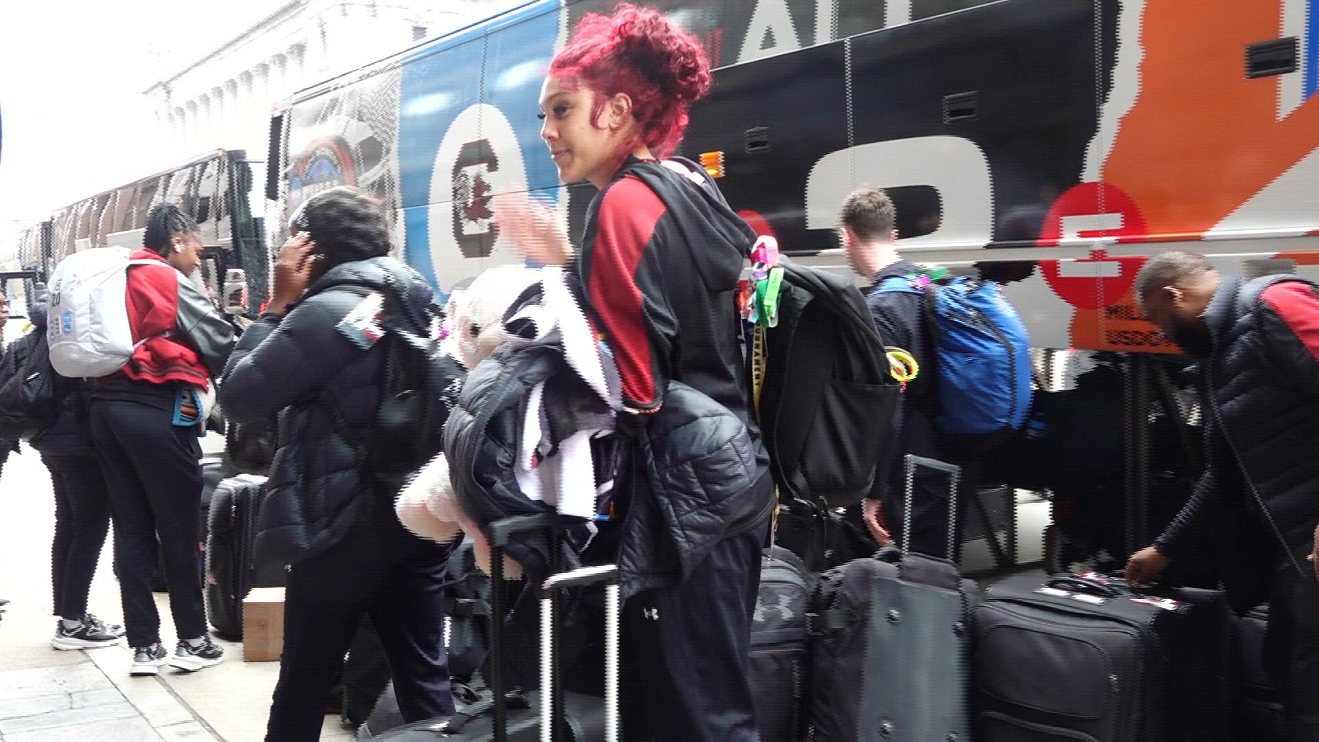 The number 1 seeded South Carolina Women's Basketball team arrives in Cleveland before their matchup with NC State.