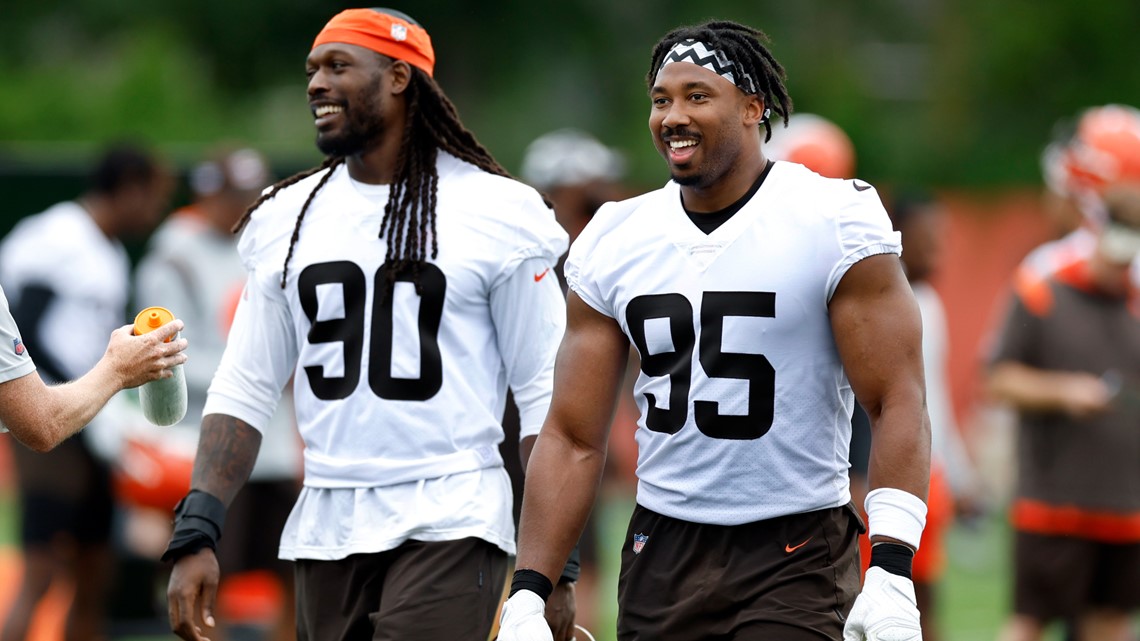 Browns' Jadeveon Clowney apologizes to Myles Garrett