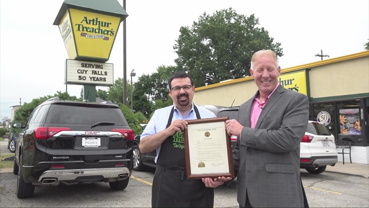 Last Arthur Treacher's Fish & Chips restaurant celebrates 50 years in Cuyahoga Falls