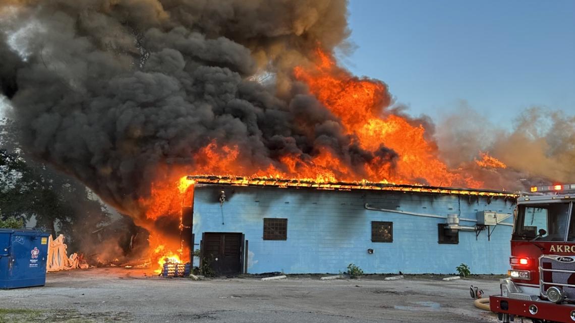 Crews respond to fire at Akron business