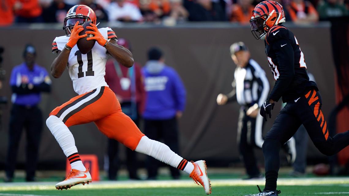 Cleveland Browns quarterback Baker Mayfield (6) congratulates Cleveland  Browns wide receiver Donovan Peoples-Jones (11) after scoring a touchdown  during an NFL football game against the Arizona Cardinals, Sunday, Oct. 17,  2021, in