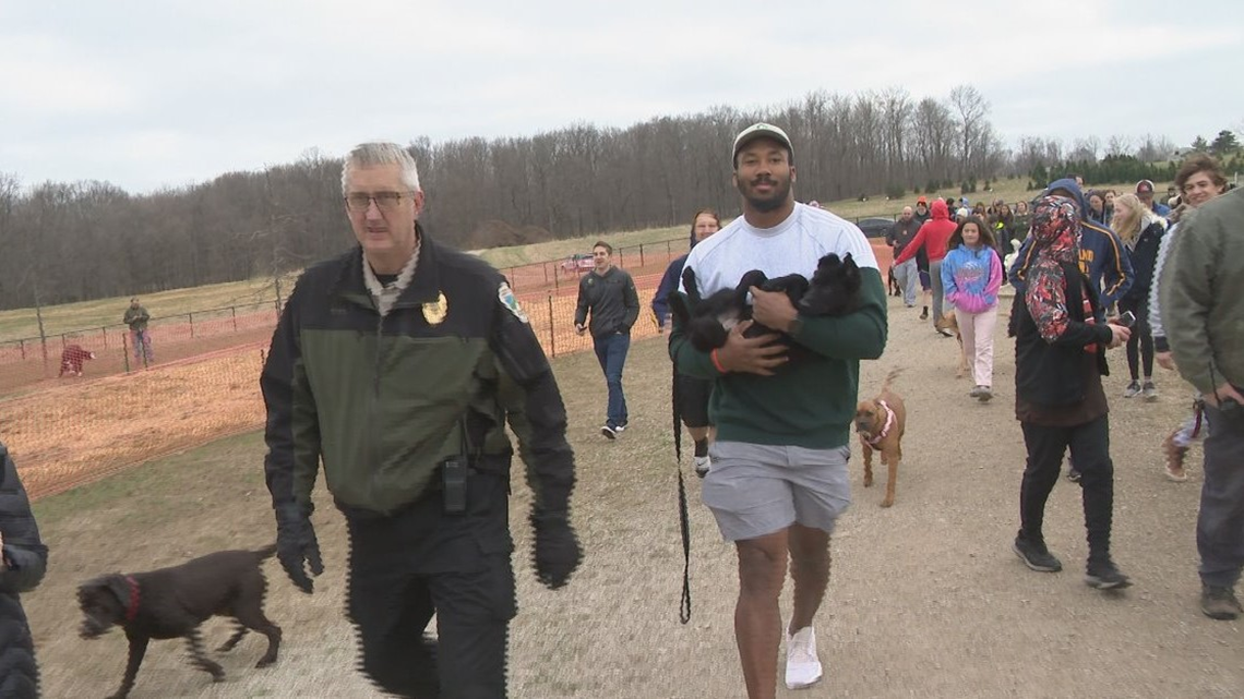 Browns Myles Garrett, his dog Gohan star in episode of 'Meet the Pets' -  Dawgs By Nature