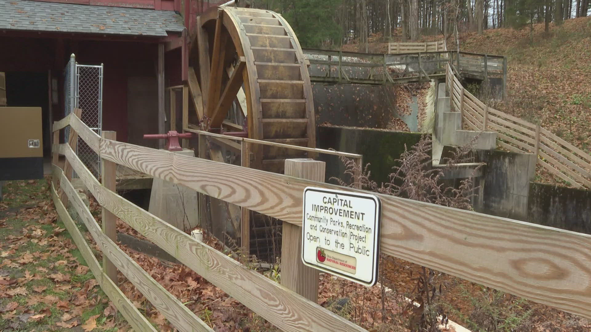 Kirby’s Mill is an overshoot mill, requiring only a trickle of water run over the top, to turn the large wheel that was connected to a generator.