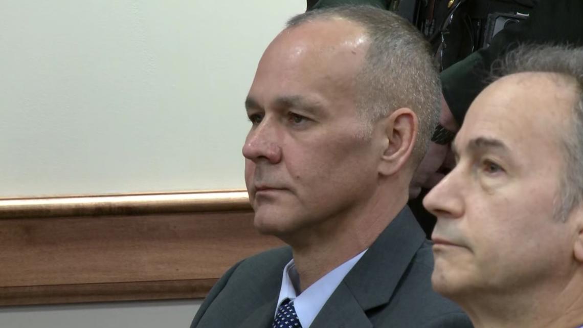 Ex-agent pleads guilty to charge related to unlawful detaining of truck driver at Medina County bar