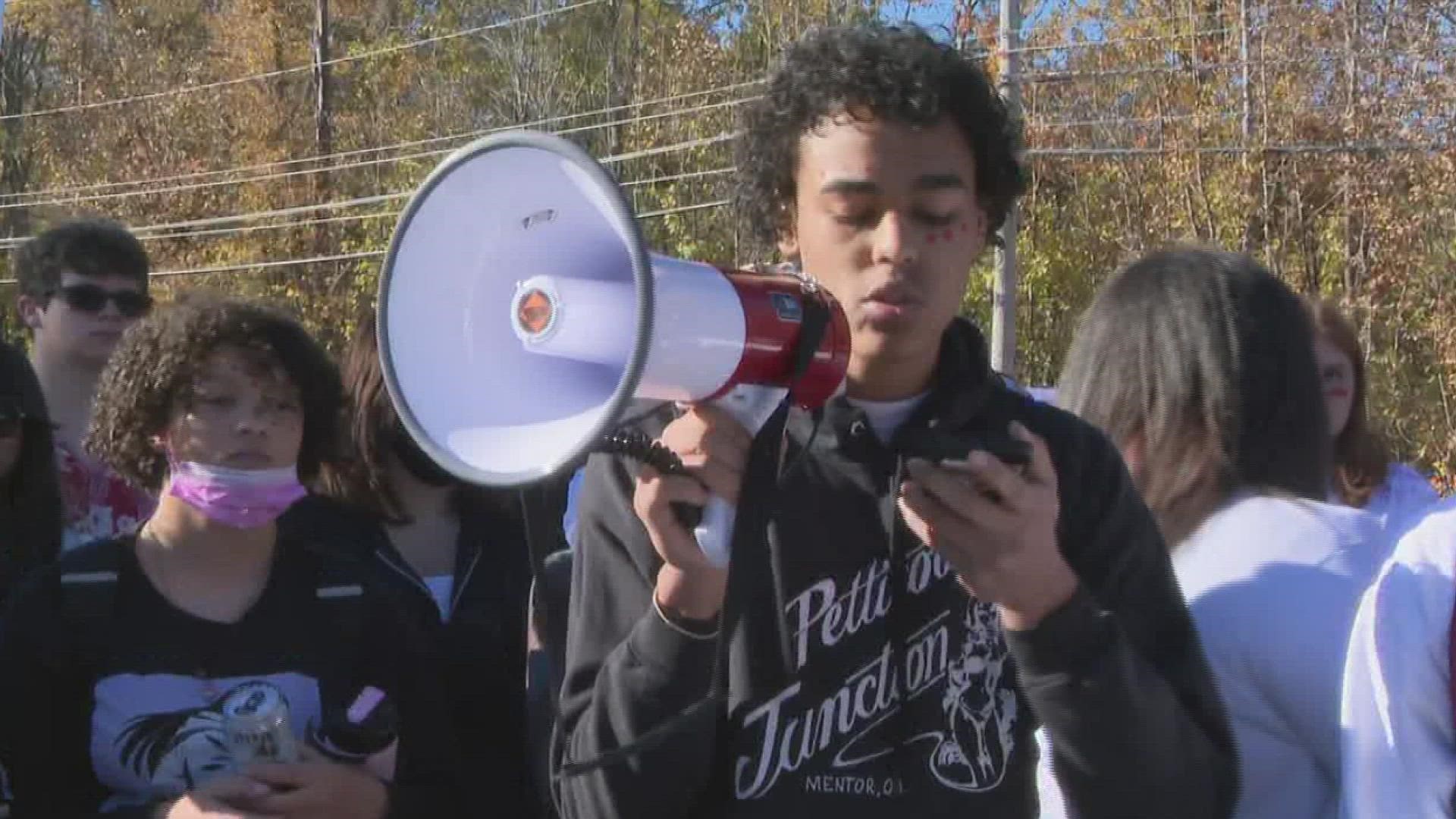 Mentor High School students hold walkout in protest of bullying, racism ...