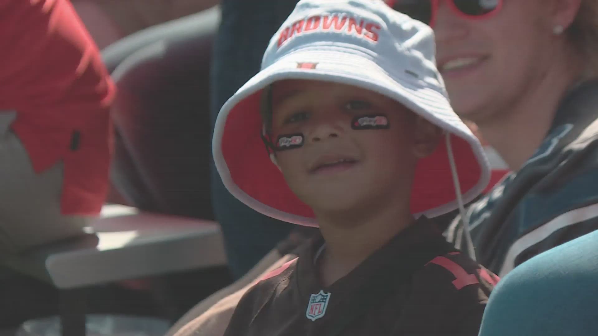 Odell Beckham Jr. made a young Browns fan very happy during Monday's practice.