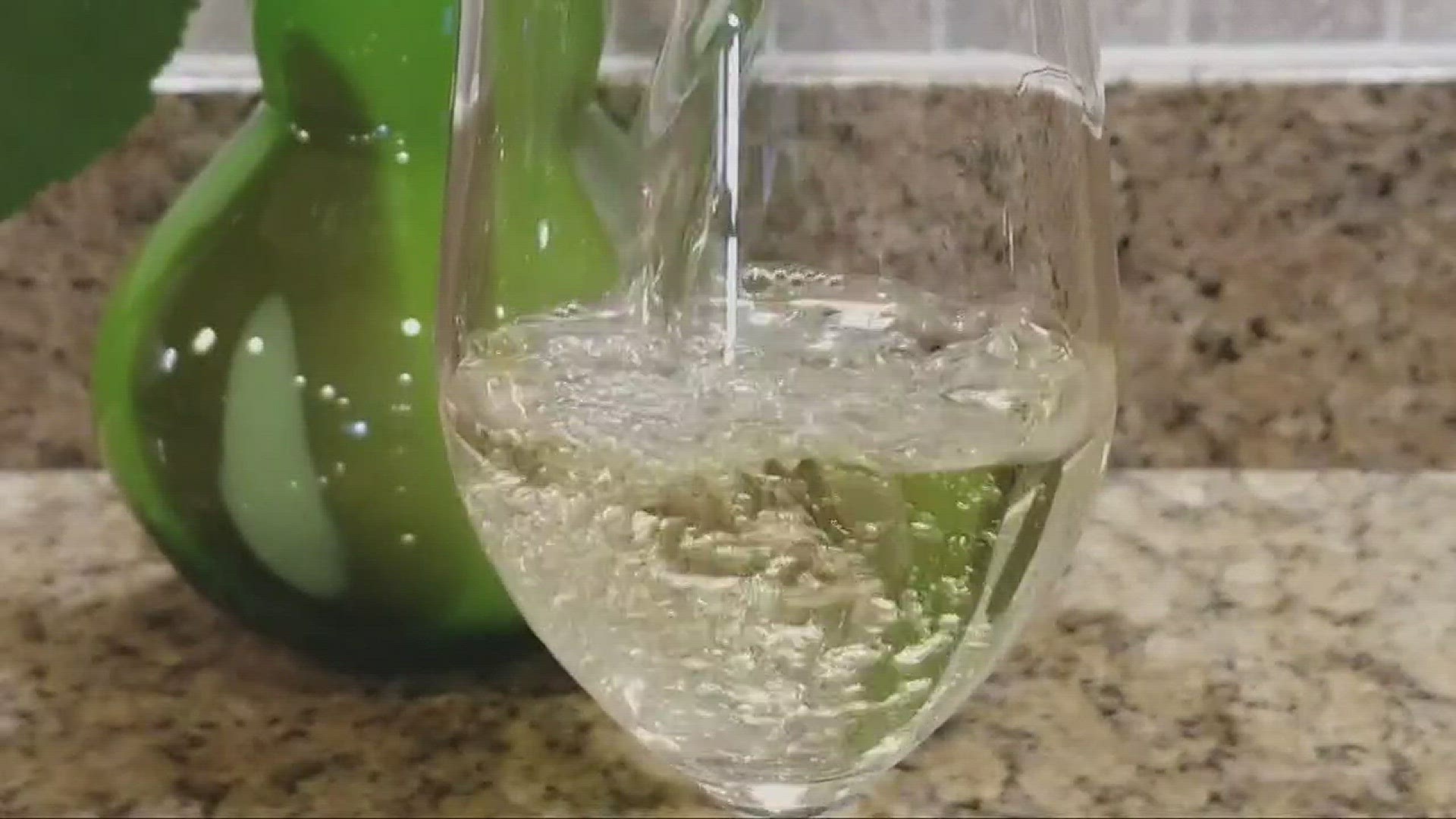 July 20, 2017: There's a fast, easy way to chill wine faster than ever. All it takes is nine minutes. WKYC's Lynna Lai shows us how it works in today's life hack.