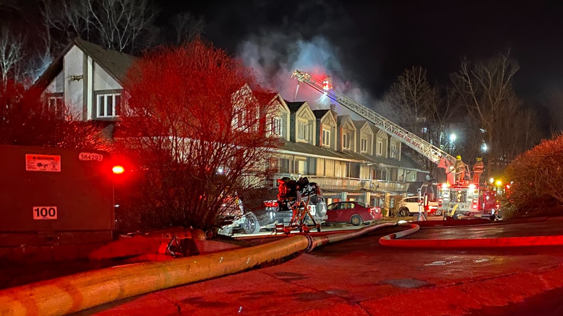 Crews battle fire at Akron's Timber Top Apartments