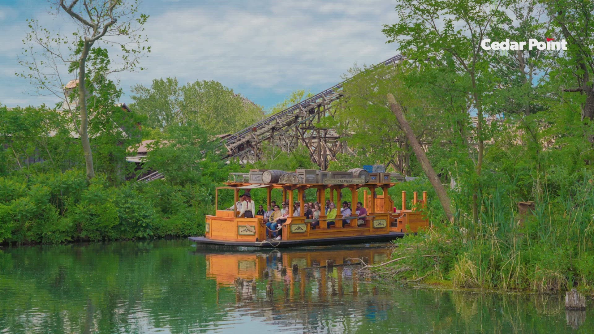 Snake River Expedition featured live actors when it first opened in 2021.