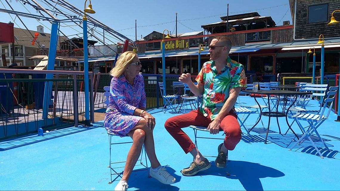 Mike Polk Jr. checks out Pickle Bill's Lobster House - Vimarsana News