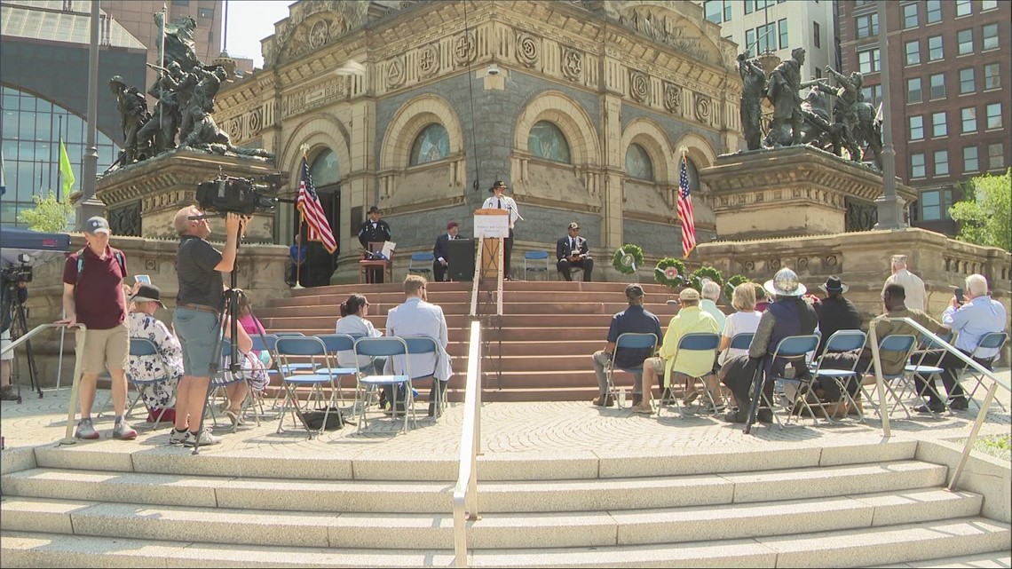Memorial Day service held at Cleveland's Soldiers & Sailors monument