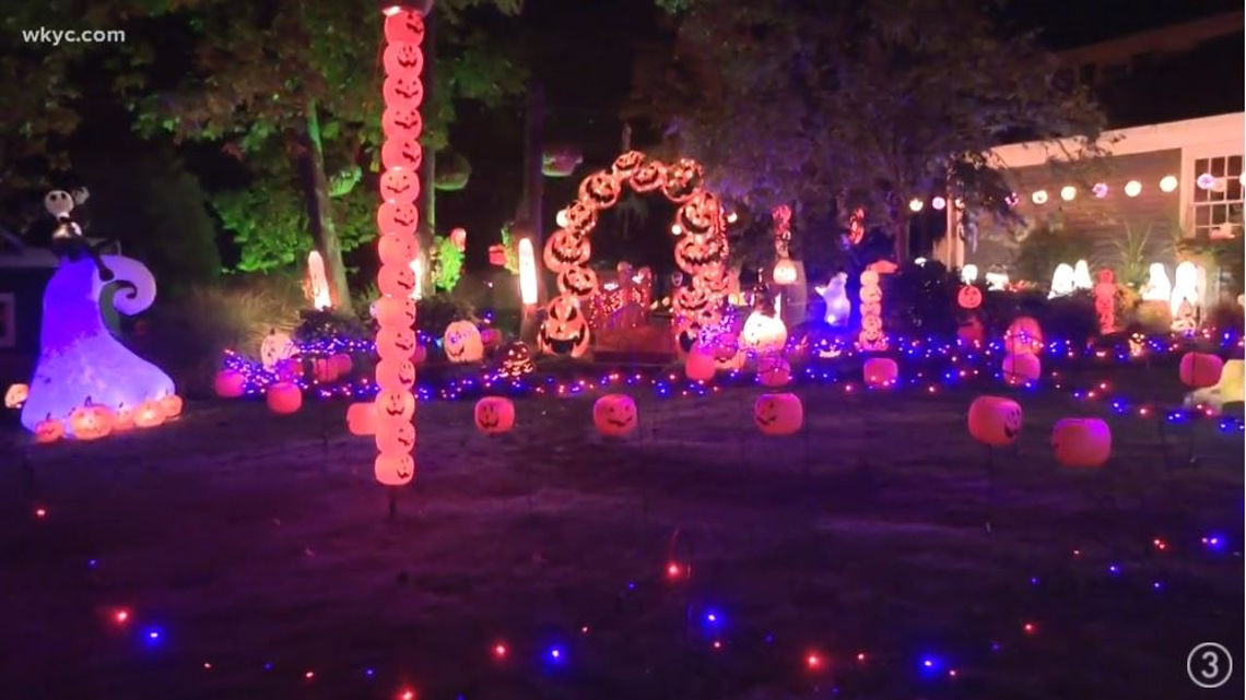 Halloween decorations take over North Royalton home