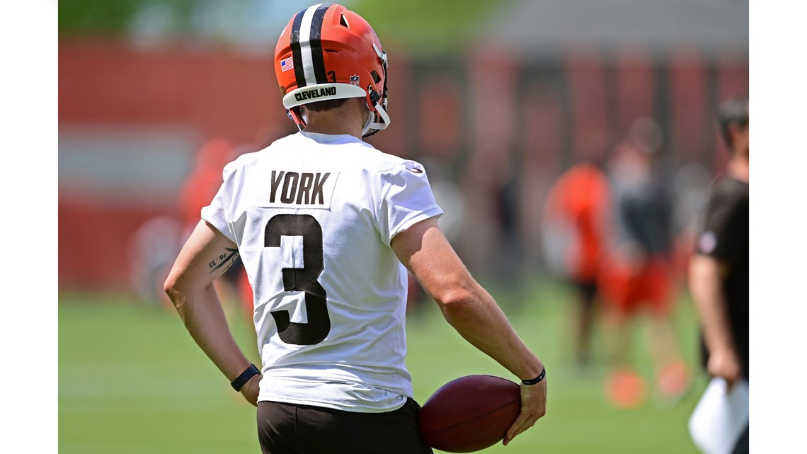 Cade York Cleveland Browns 16-1 16x20 Autographed Photo