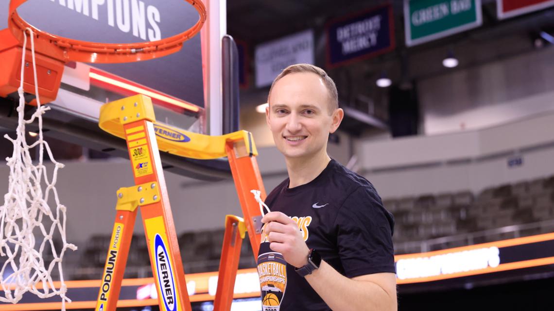 Cleveland State University names Bob Dunn as new women's basketball head coach