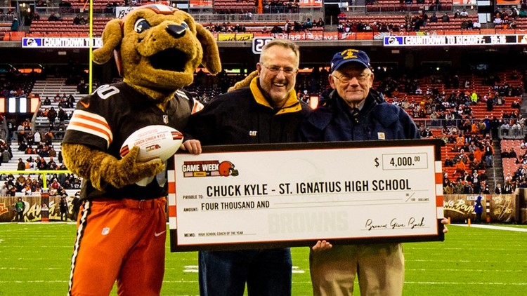 Saint Ignatius' Chuck Kyle wins Cleveland Browns High School Coach of the Year award