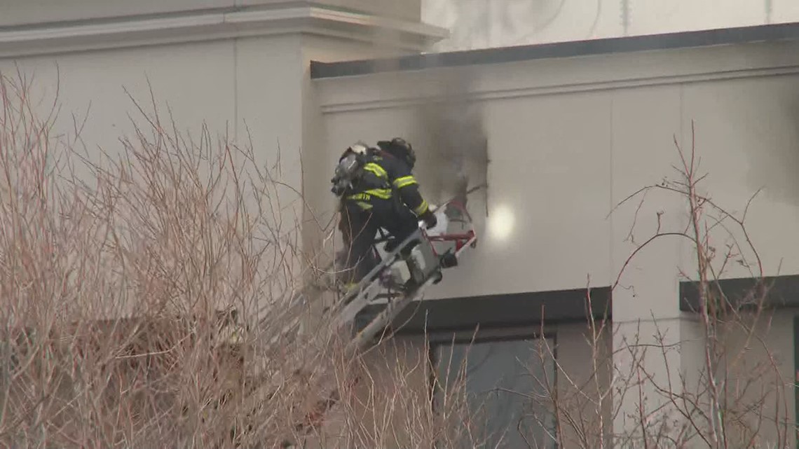 Fire breaks out at Hampton Inn in Brooklyn