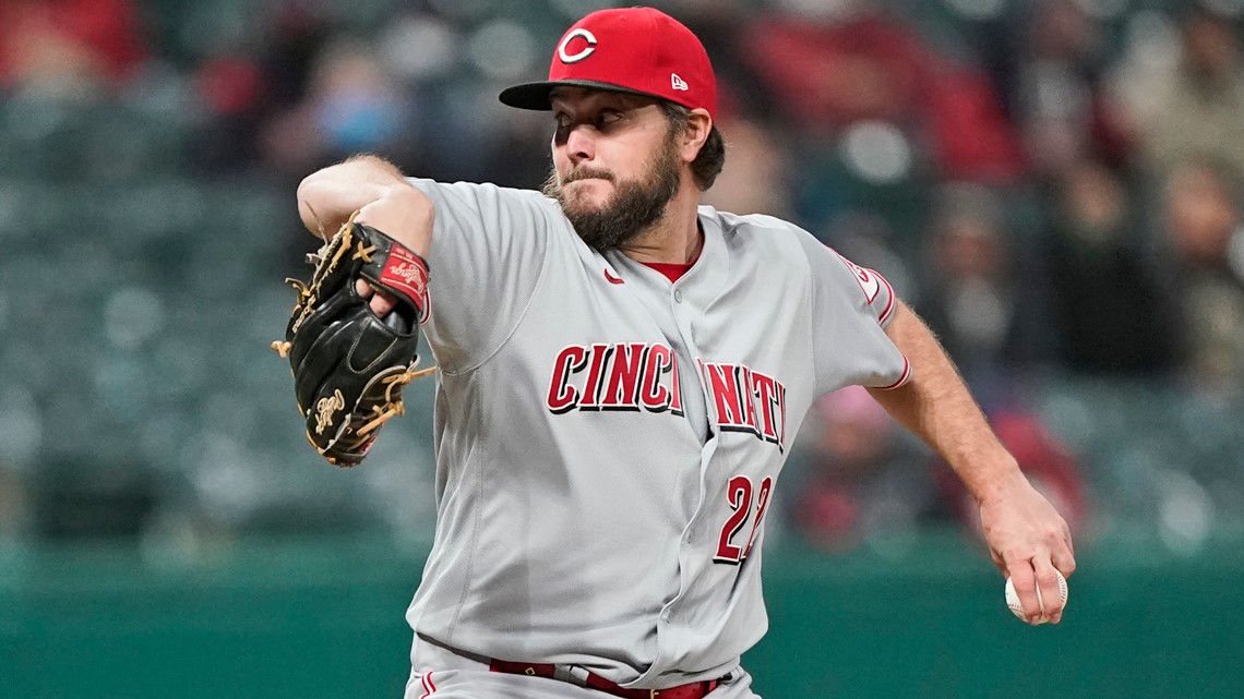 Miley throws no-hitter, Reds beat Indians