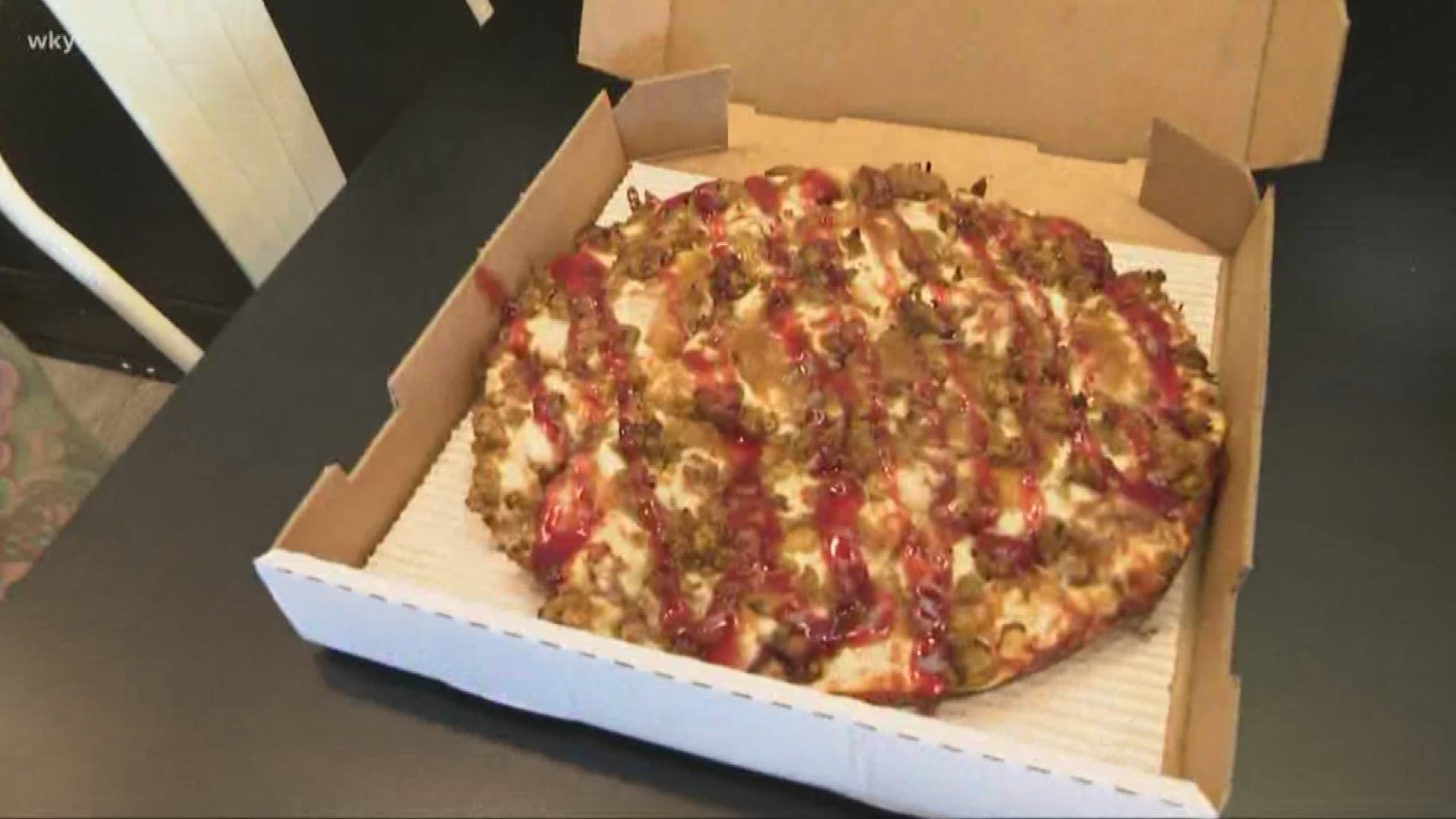 This Ohio restaurant makes pizza with Thanksgiving foods