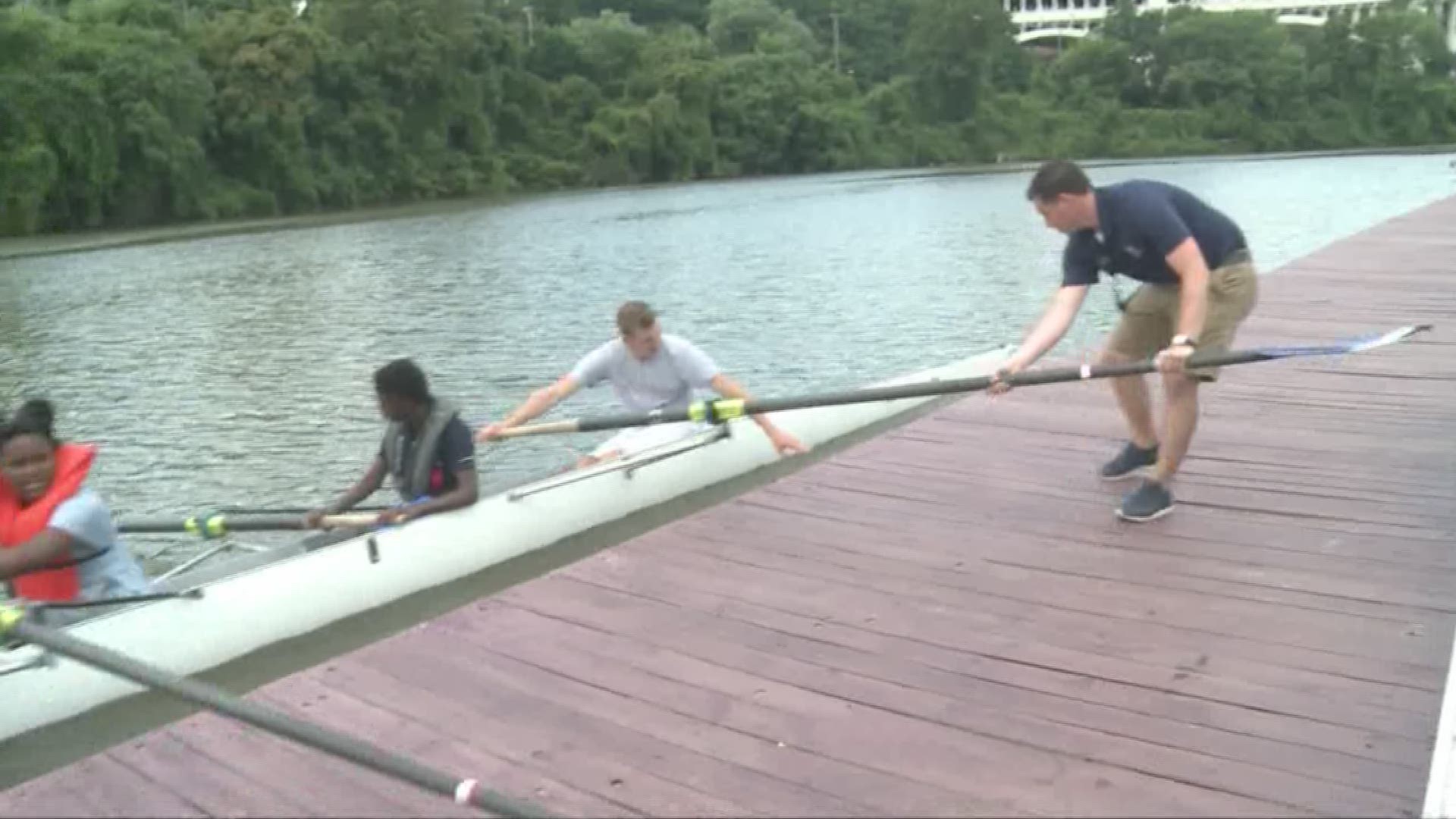 Cleveland kids explore rowing in summer camp