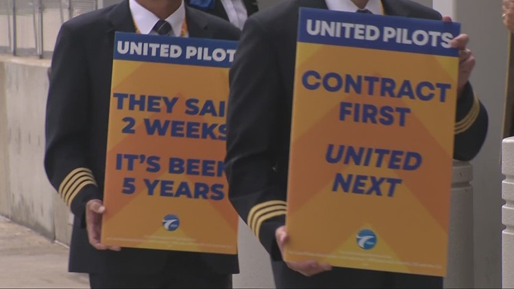 United Airlines pilots hold picket outside Cleveland Hopkins International Airport