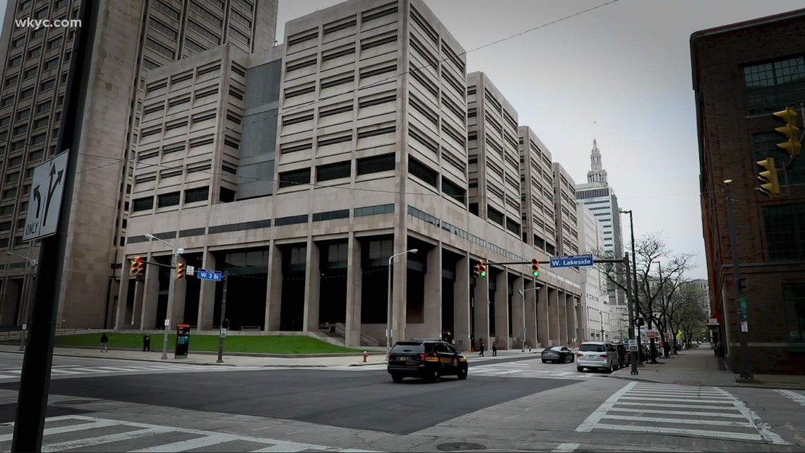 Family of inmate who died at Cuyahoga County jail files lawsuit - Vimarsana News