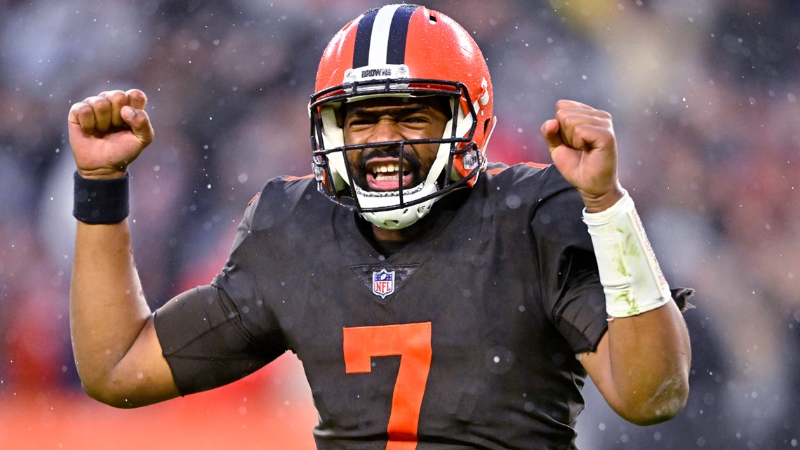 Cleveland Browns tie the game late, finish it 23-17 against Tampa